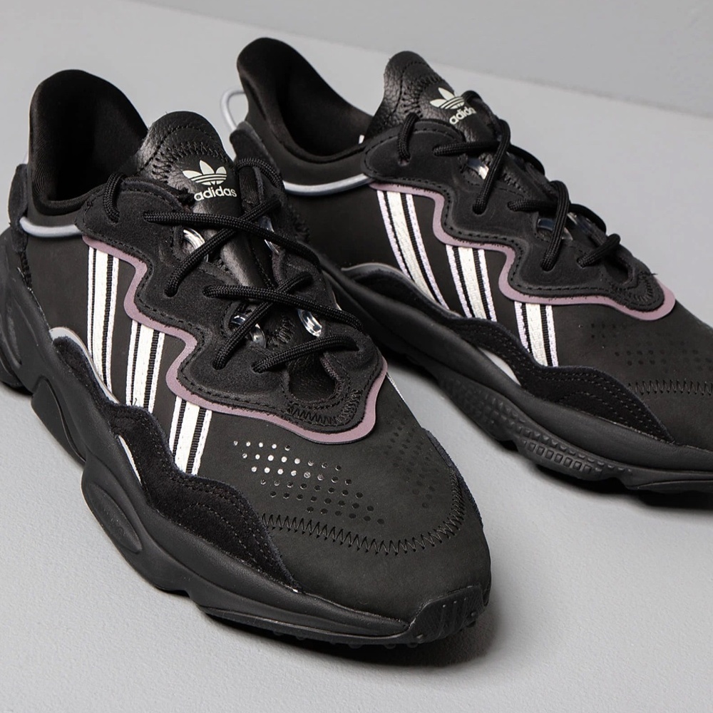 Adidas Ozweego sneakers in Black w/ Purple Accents Size Womens 8.5 white availab